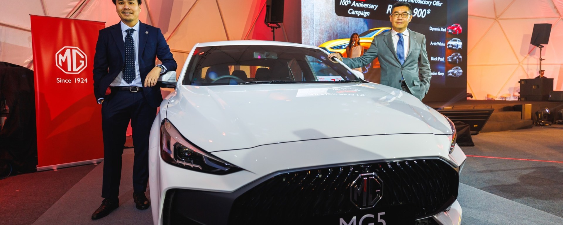 Mr Emory Qi and Lee Wen Hsiang_Arctic White