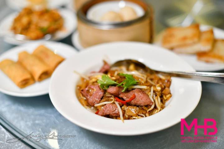 Fried Rice Noodles with Beef "Hong Kong" Style