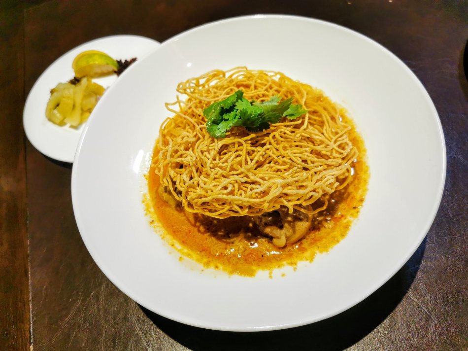 Khao soi at Bref by Darren Chin